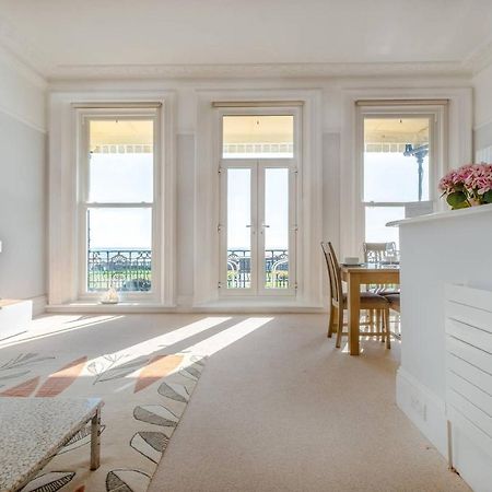 Spectacular Sea Views! Stylish Apt With Balcony Apartment Brighton Екстериор снимка