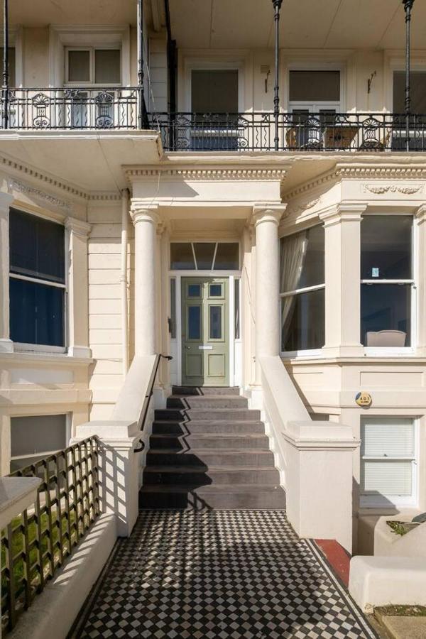 Spectacular Sea Views! Stylish Apt With Balcony Apartment Brighton Екстериор снимка