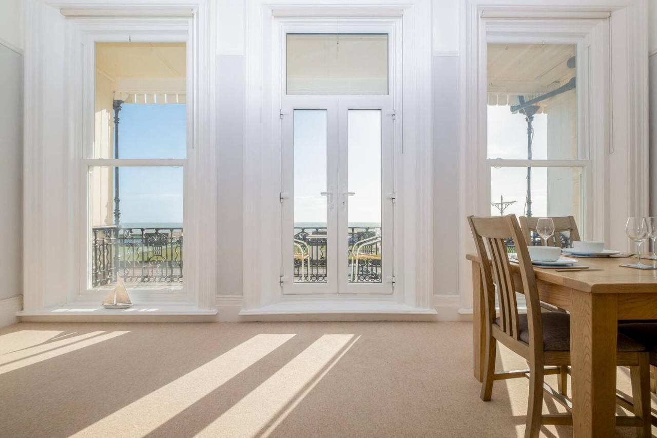Spectacular Sea Views! Stylish Apt With Balcony Apartment Brighton Екстериор снимка
