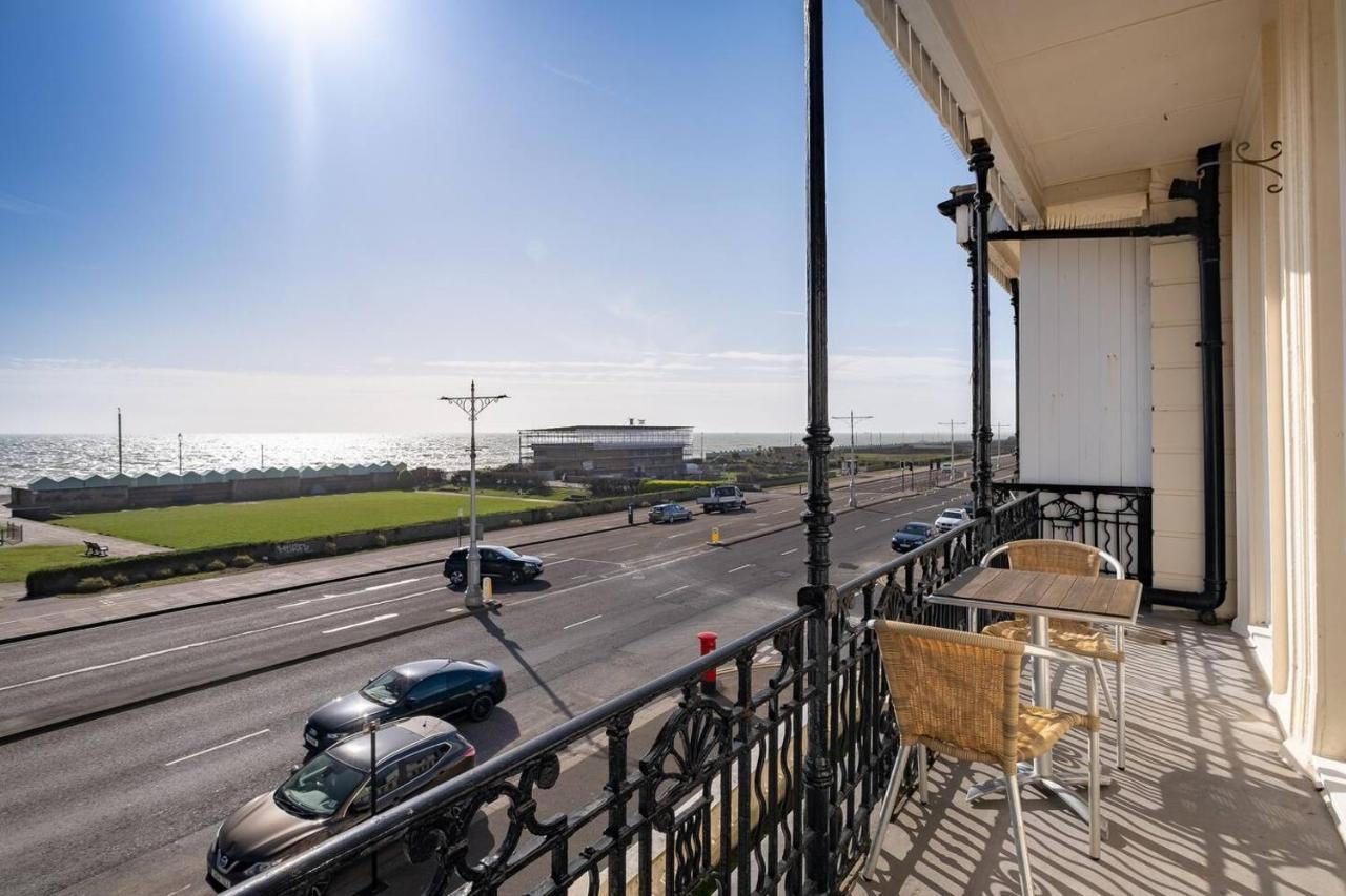 Spectacular Sea Views! Stylish Apt With Balcony Apartment Brighton Екстериор снимка