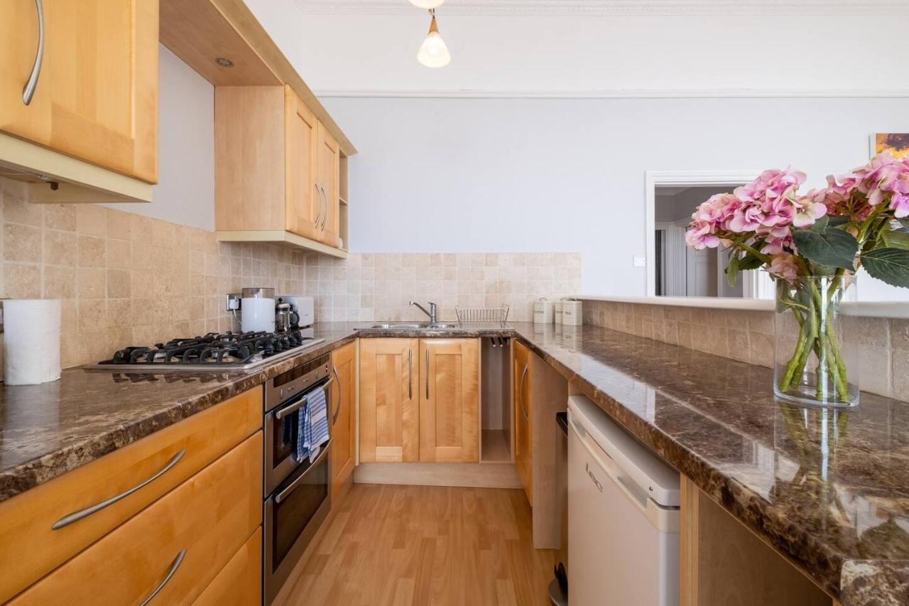 Spectacular Sea Views! Stylish Apt With Balcony Apartment Brighton Екстериор снимка